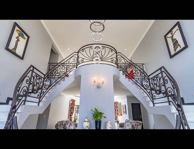 7 BEDROOM HOUSE FOR SALE IN MIDLANDS ESTATE